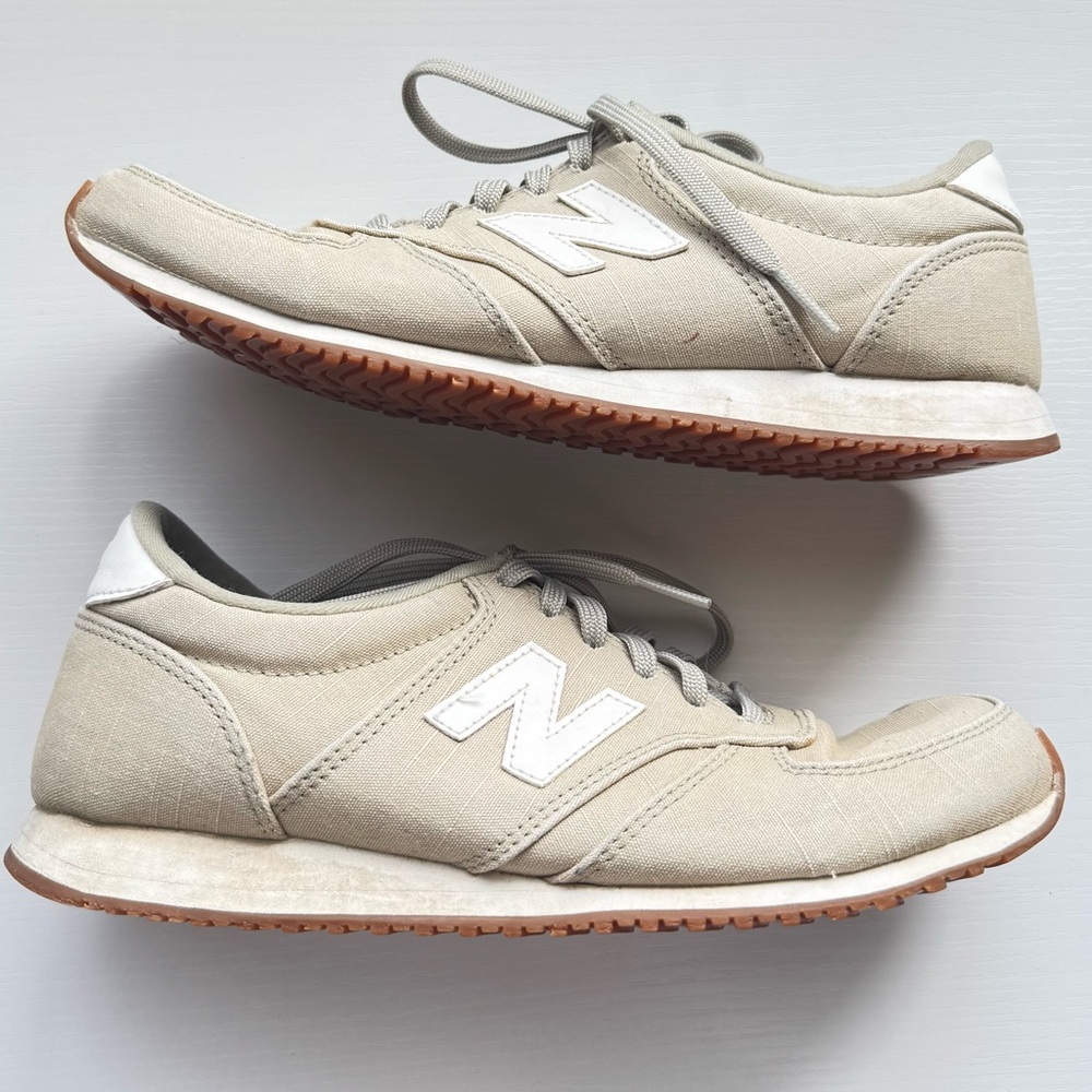 New Balance 420 Women’s Classic Beige and White Shoes Size 7.5